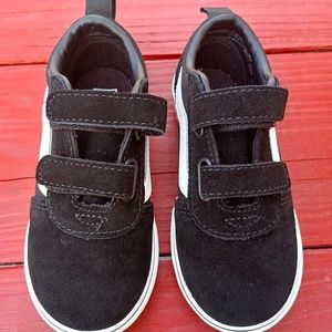 NWOT VANS SIZE 8 BLK WHITE STRIPE OLD SCHOOL VELCRO TODDLER SNEAKERS NEVER WORN